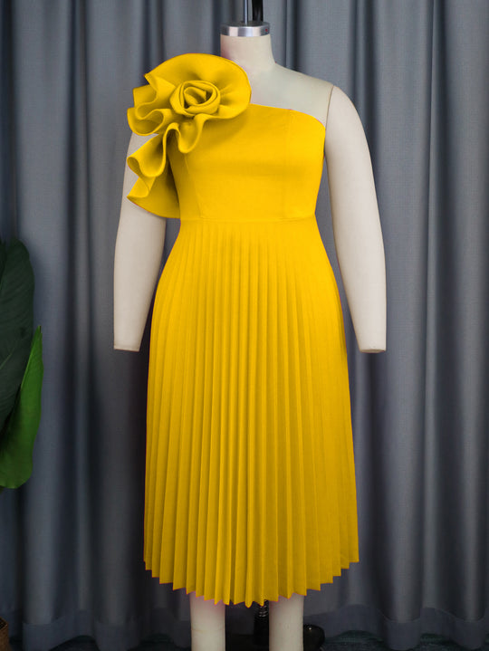 Damen Faltenrock Abendkleid mit asymmetrischem Schnitt und dekorativer Blütenapplikation R&B