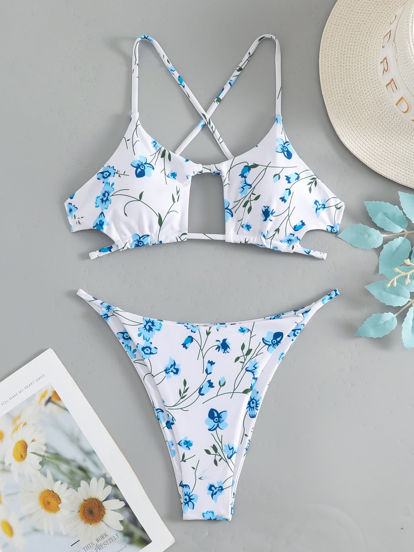 Damen Triangel-Bikini mit verspieltem Blumenmuster und raffiniertem Rückendetail R&B