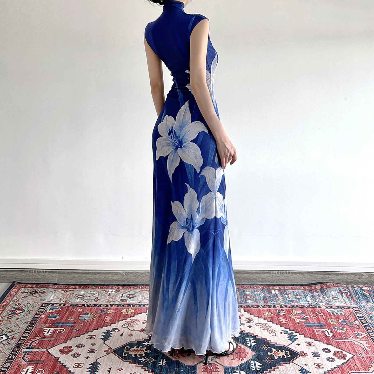 Damen Maxikleid mit floralem Design und elegantem Stehkragen R&B