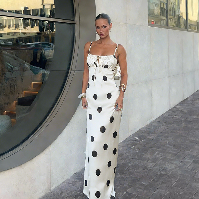 Damen Maxikleid mit verspieltem Punktmuster und raffiniertem Trägerschnitt