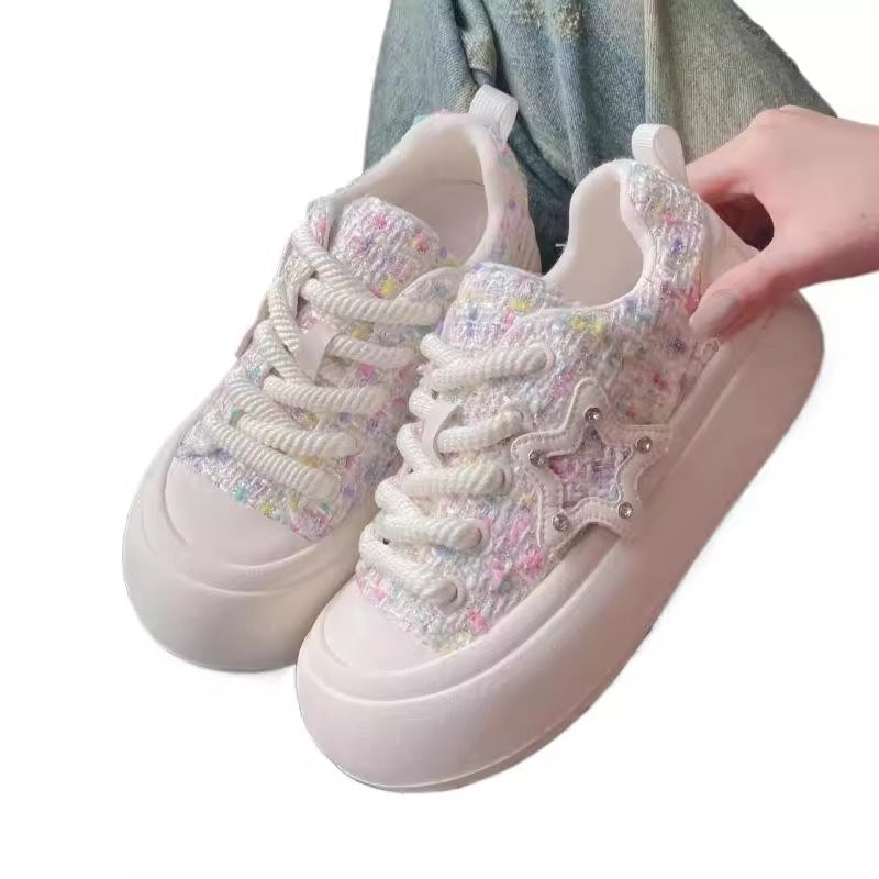 Damen Elegante und bequeme Sneakers mit glitzerndem Sternen-Detail