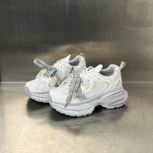 Damen Sportliche Sneakers mit atmungsaktivem Mesh und eleganten perlenverzierten Schnürsenkeln R&B