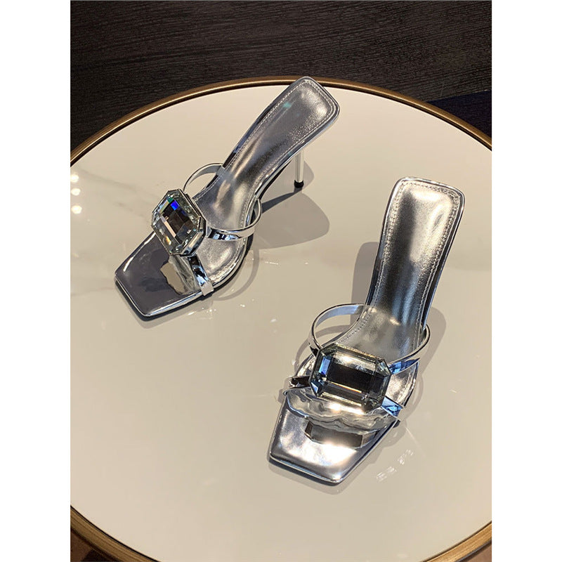 Damen elegante Slipper mit funkelndem Schmuckdetail R&B
