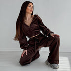 Damen Velours Freizeitanzug mit cropped Oberteil und weitem Bein