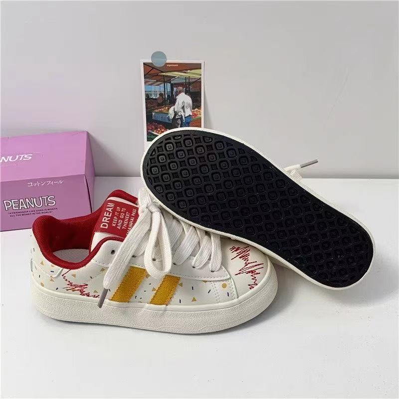 Damen Sneaker mit bunten grafischen Akzenten und bequemem Innenfutter R&B