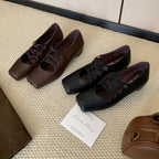 Damen Ballerinas mit einem innovativen Schnürdesign und komfortabler Einlegesohle
