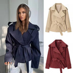 Damen nan kurzer taillierter Trenchcoat mit Bindegürtel, großem Revers und Manschettenriegel R&B