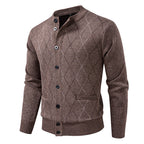 Herren Strickjacke mit modernen Rautenmustern und praktischen Taschen R&B