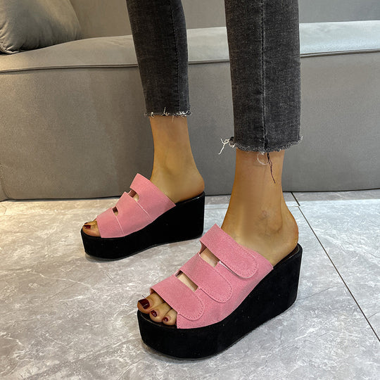 Damen Wedge-Pantoletten mit breiten Riemen und komfortablem Fußbett R&B