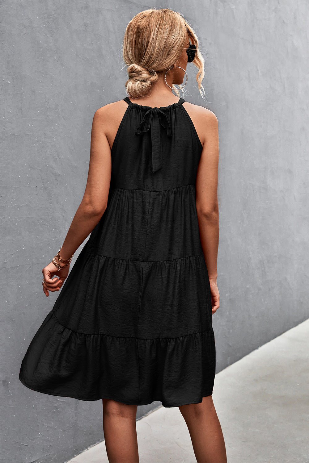 Damen Lässiges Sommerkleid mit hochgeschlossenem Kragen und voluminösem Rock R&B