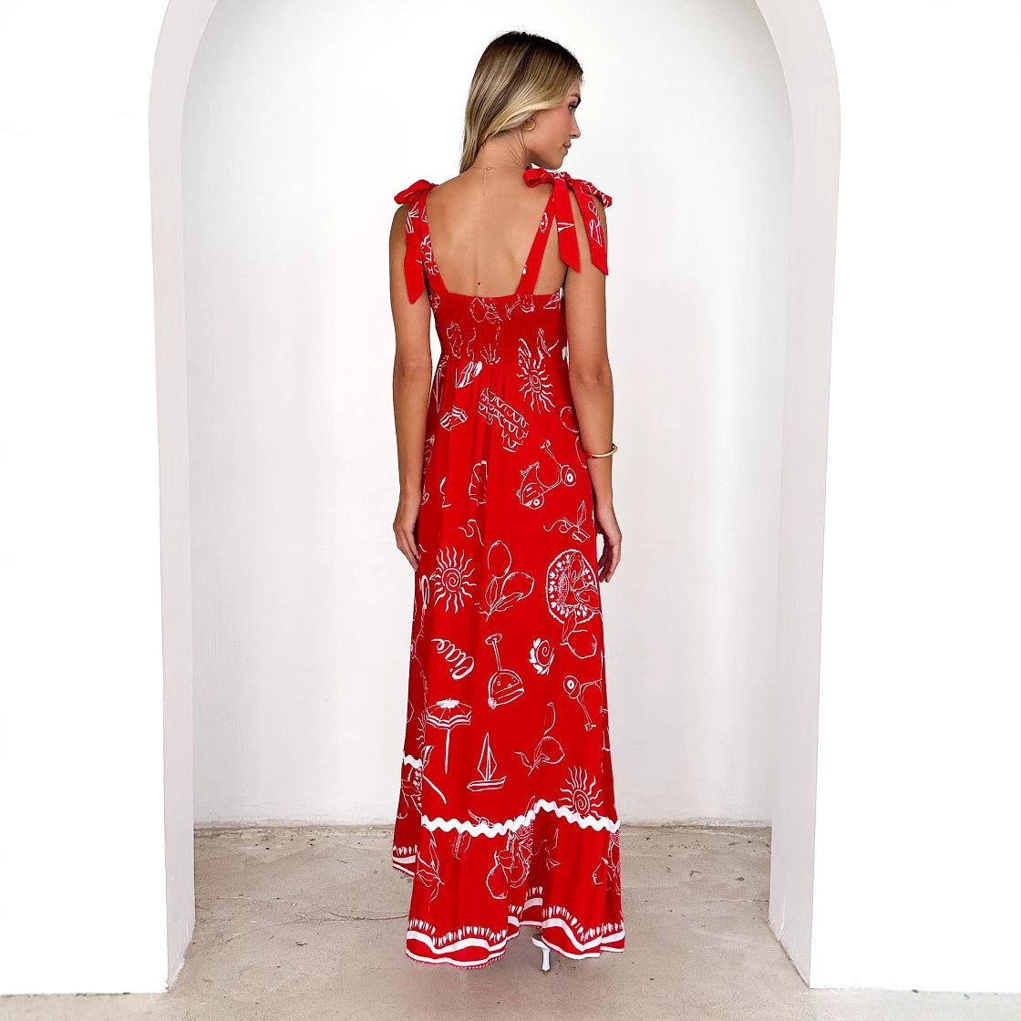 Damen Maxikleid mit verspielten Rüschendetails und zartem Blumenmuster R&B