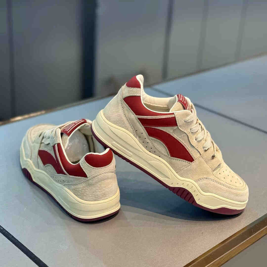 Damen Sportliche Sneaker mit hochwertigem Wildleder und dämpfender Sohle R&B