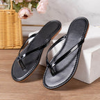 Damen Zehenstegsandalen mit elegantem Silber-Riemendesign und komfortabler Fußbettung R&B