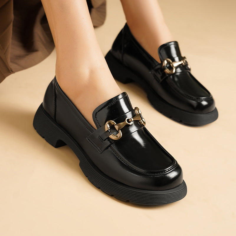 Damen Elegante Loafers mit robustem Blockabsatz und modischem Kettendetail R&B