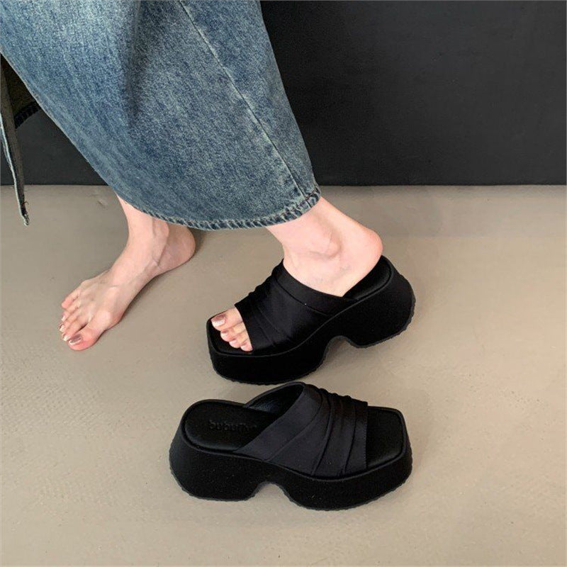 Damen Plattform-Pantoletten mit breiten Riemen und komfortablem Fußbett R&B
