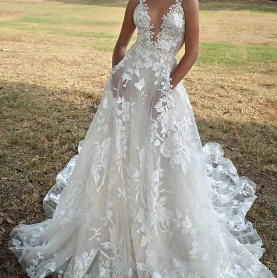 Damen Hochzeitskleid mit aufwendiger Spitze R&B