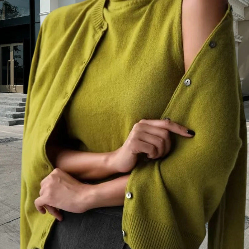 Damen Strickoberteil mit eleganter Knopfleiste und modernen Details R&B