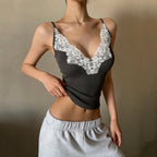 Damen Elegantes Top mit Spitzenverzierung und tiefem V-Ausschnitt R&B