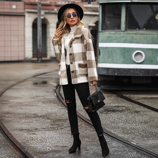 Damen Kuscheljacke mit Karomuster und Knopfverschluss R&B