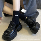 Damen Chunky Schnürschuhe mit robustem Profil und glänzender Oberflächenstruktur R&B