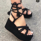 Damen Wedge-Sandalen mit verstellbarem Schnürdesign und eleganten Quasten R&B