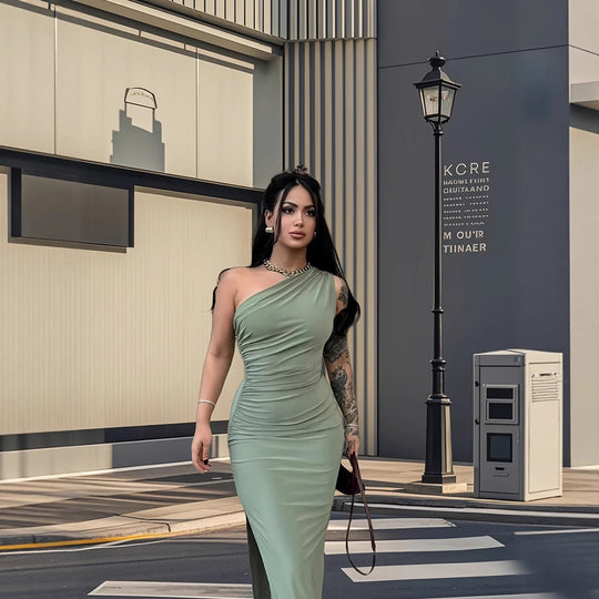 Damen Elegantes One-Shoulder-Maxikleid mit figurbetontem Schnitt und seitlichem Schlitz R&B