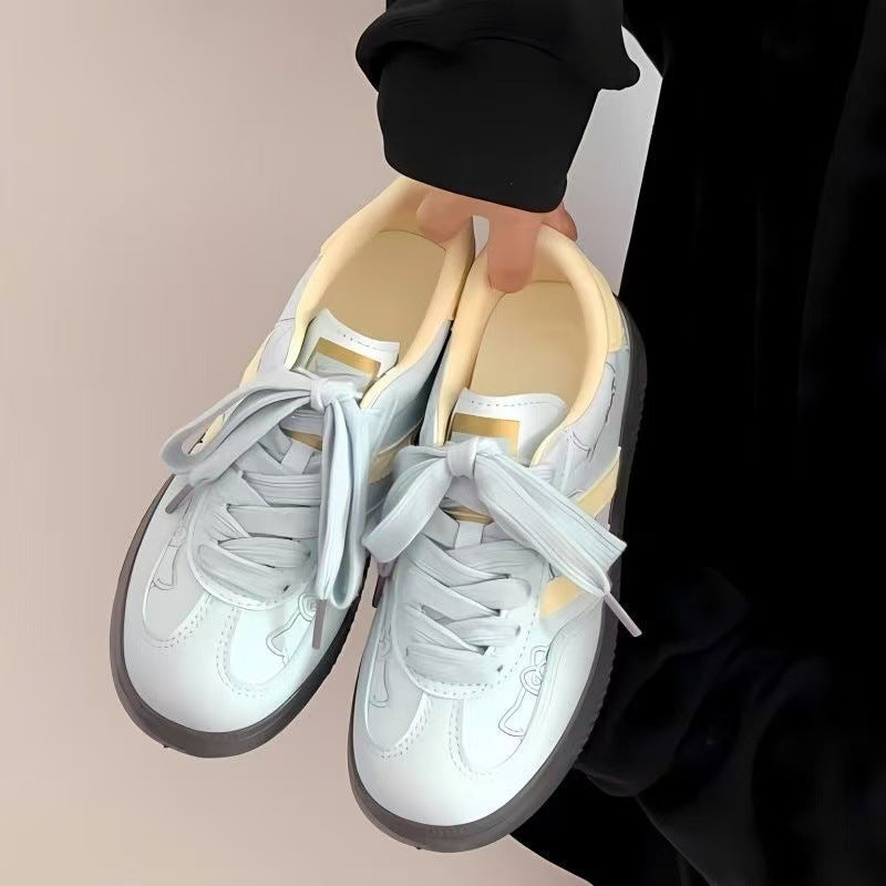 Damen Sneakers mit verspielten Blumenapplikationen und dämpfender Sohle R&B