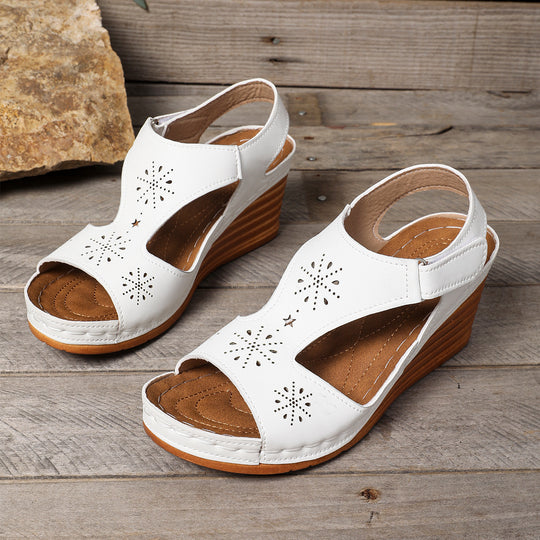 Damen Wedge-Sandalen mit luftigen Cut-Outs und verstellbarem Riemen R&B