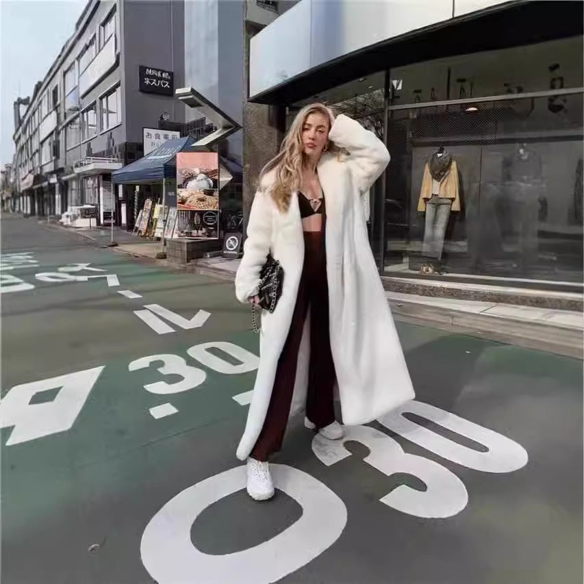 Damen Oversized Kunstpelzmantel mit Kapuze und strukturiertem Design