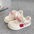 Damen Sneaker mit detailverliR&Btem Rüschen-Design und süßen Schleifen von R&B