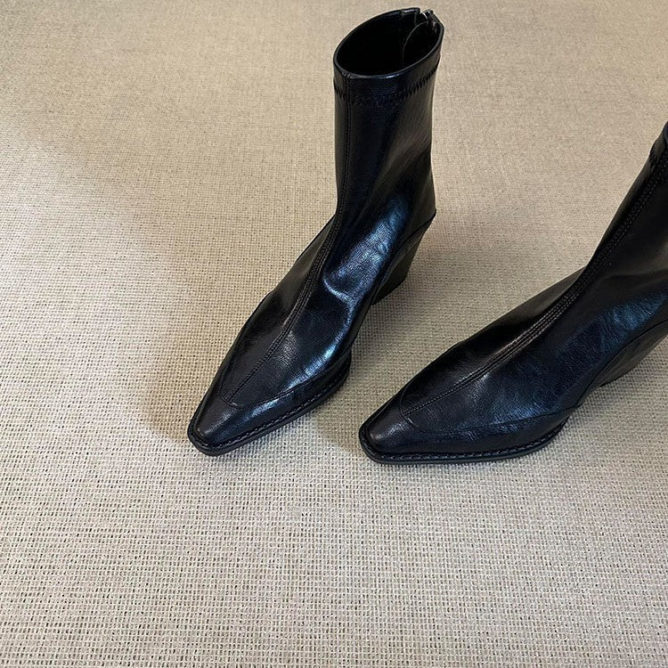 Damen Stiefeletten mit spitz zulaufendem Design und elegantem Blockabsatz