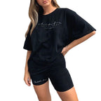 Damen Sportliches Set aus locker sitzendem T-Shirt und kurzen Radlerhosen R&B