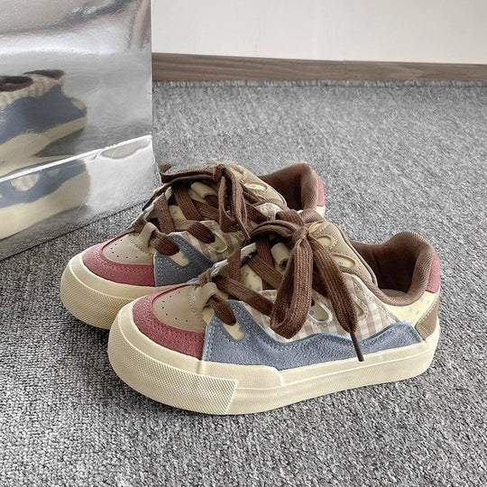 Damen Sportliche Sneaker mit modernen Akzenten und bequemer Dämpfung R&B
