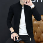 Herren Strickjacke mit modernem Reißverschluss und eleganten Ziernähten