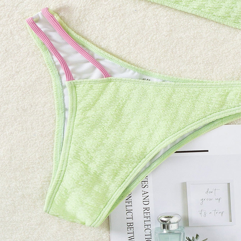 Damen Bandeau-Bikini mit innovativem Schnitt