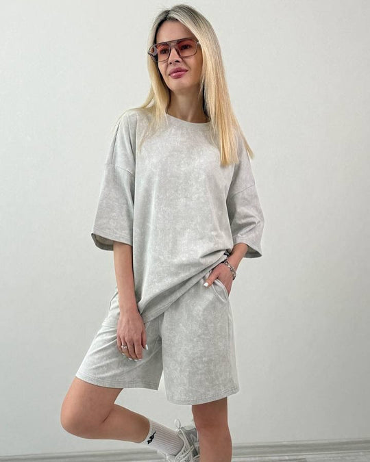 Damen elegantes Freizeit-Set aus locker sitzendem T-Shirt und kurzen Pants R&B