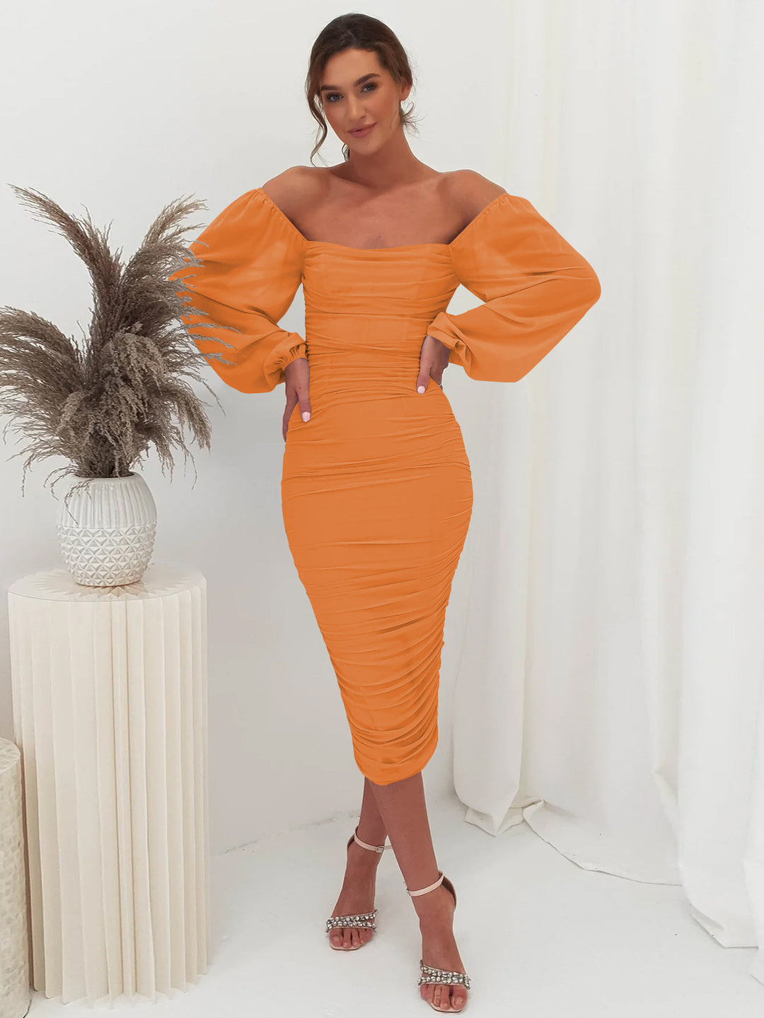 Damen Figuroptimiertes Kleid mit Puffärmeln und Raffungen R&B