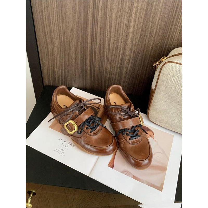 Damen sportliche Sneakers mit innovativem Schnürsystem und modischem Buckle-Riemen R&B