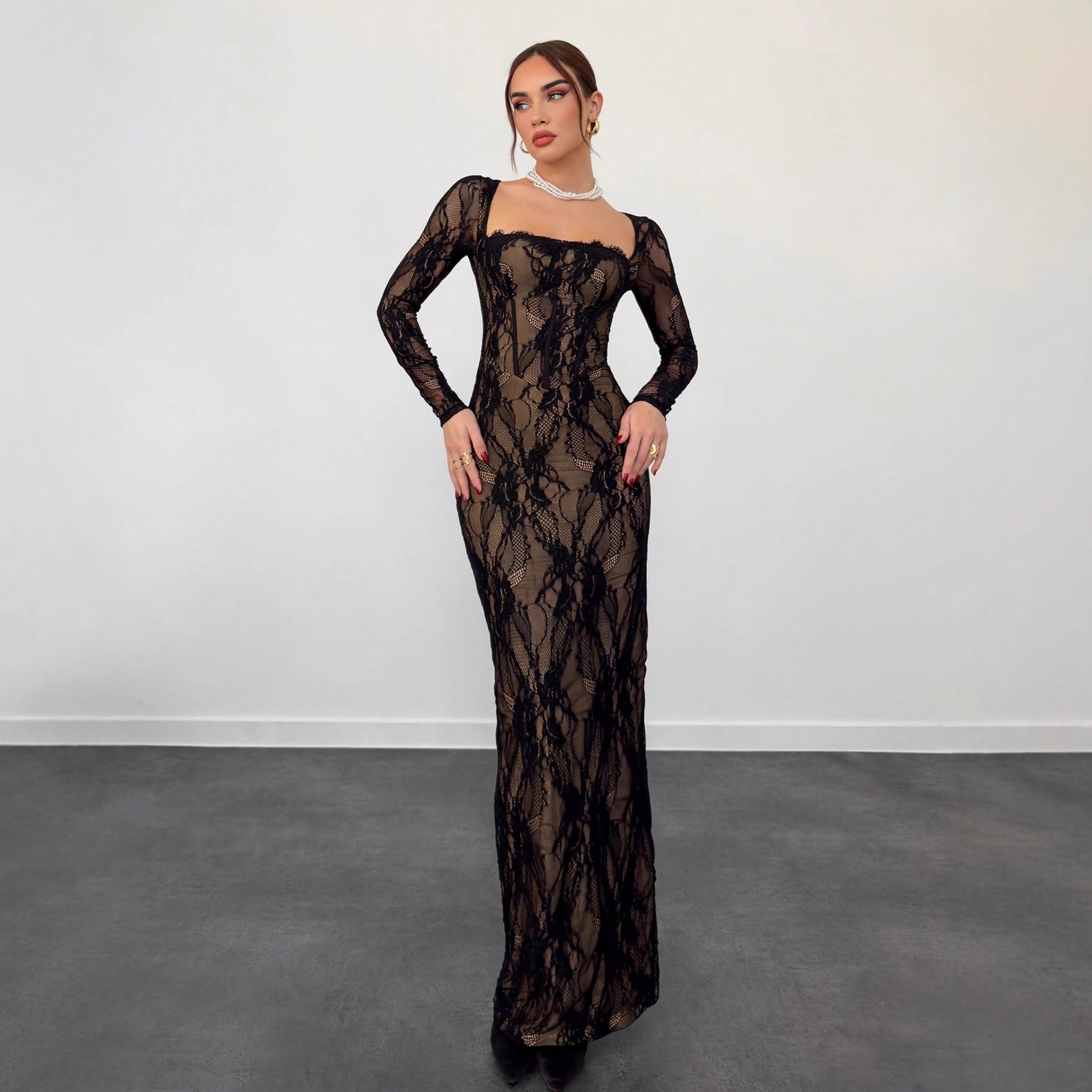 Damen Spitzenmaxikleid mit durchscheinenden Einsätzen R&B
