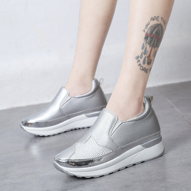 Damen sportliche Slip-On Sneakers mit glänzender Korksohle R&B