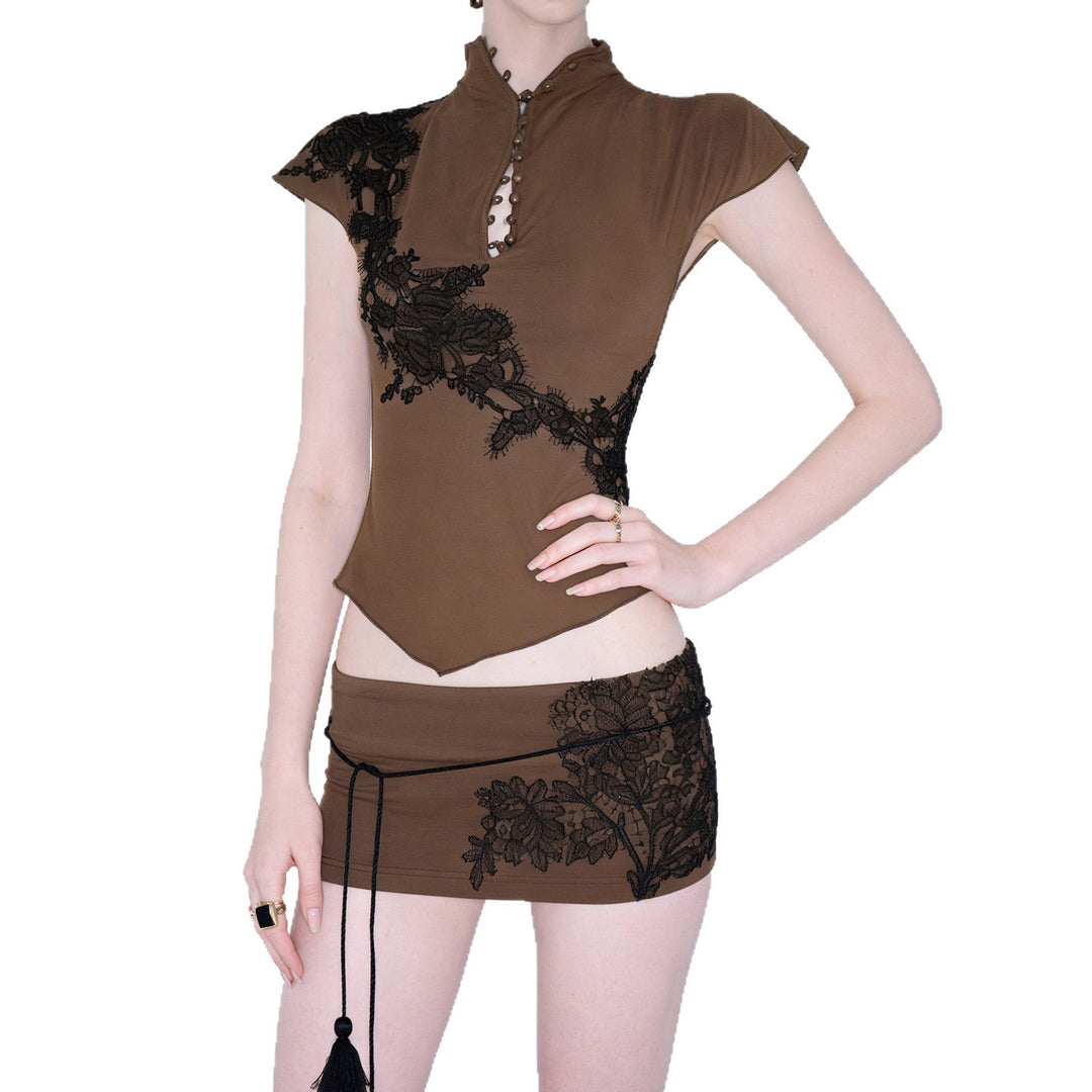 Damen elegantes Kurzarm-Oberteil mit kunstvoller Spitze und modischen Knopfdetails R&B