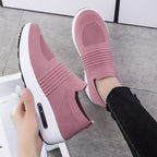 Damen Komfortable Slip-On Sneakers mit atmungsaktiver Strickoberfläche und dämpfender Sohle R&B