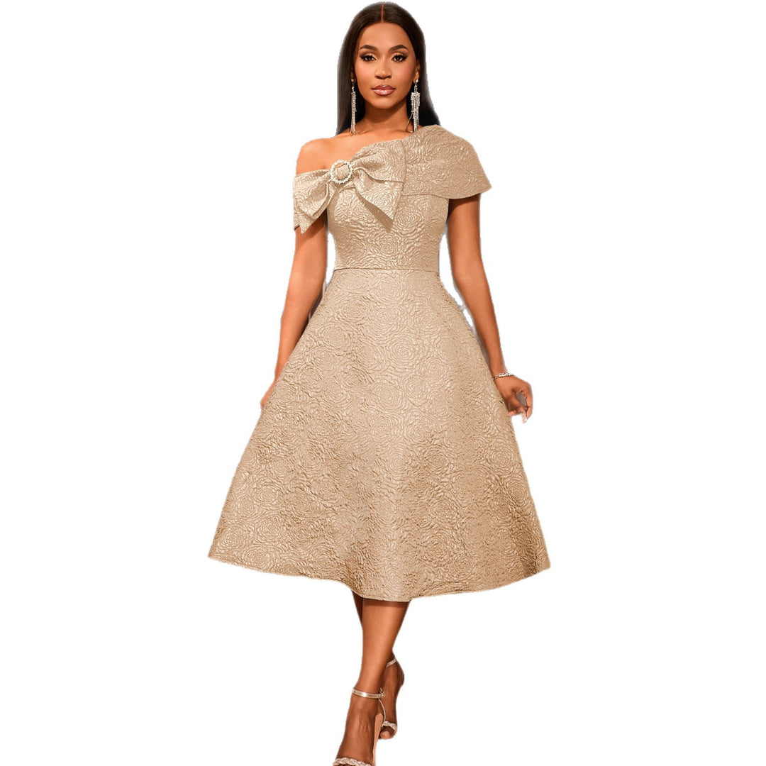 Damen Elegantes Kleid mit asymmetrischem Träger und Schleifen-Detail R&B