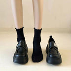 Damen Modische Schnürung Slipper mit glänzender Oberfläche und robustem Profil