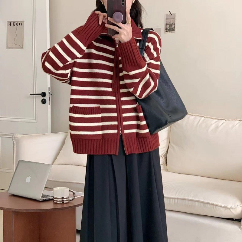 Damen Strickjacke mit modernem Streifenmuster und praktischen Taschen R&B