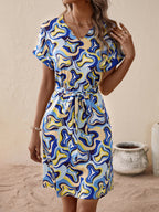 Damen V-Ausschnitt Kleid mit Bindegürtel und modernem Muster