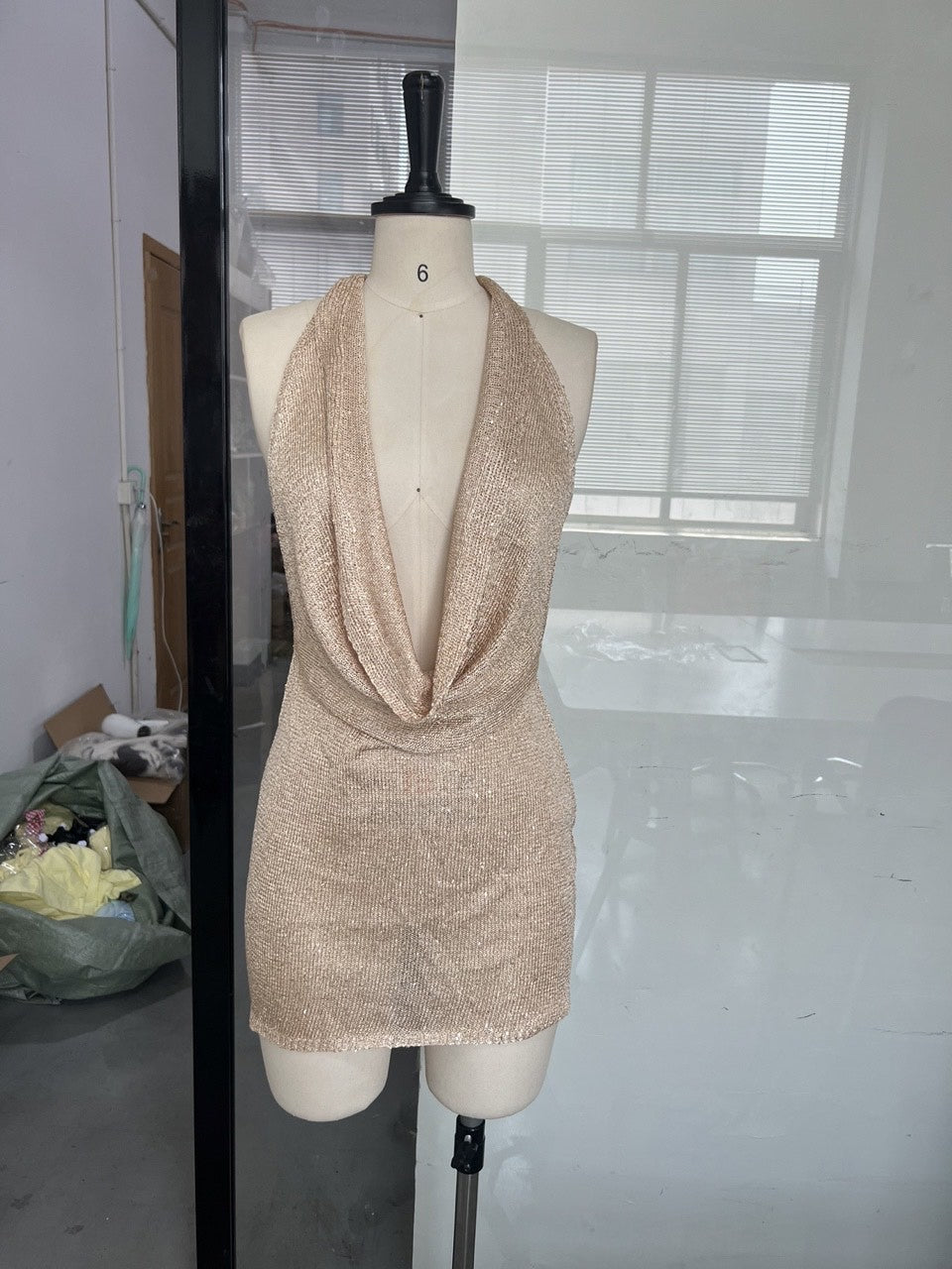 Damen Glamouröses Pailletten-Minikleid mit tiefem V-Ausschnitt und lockerer Passform R&B