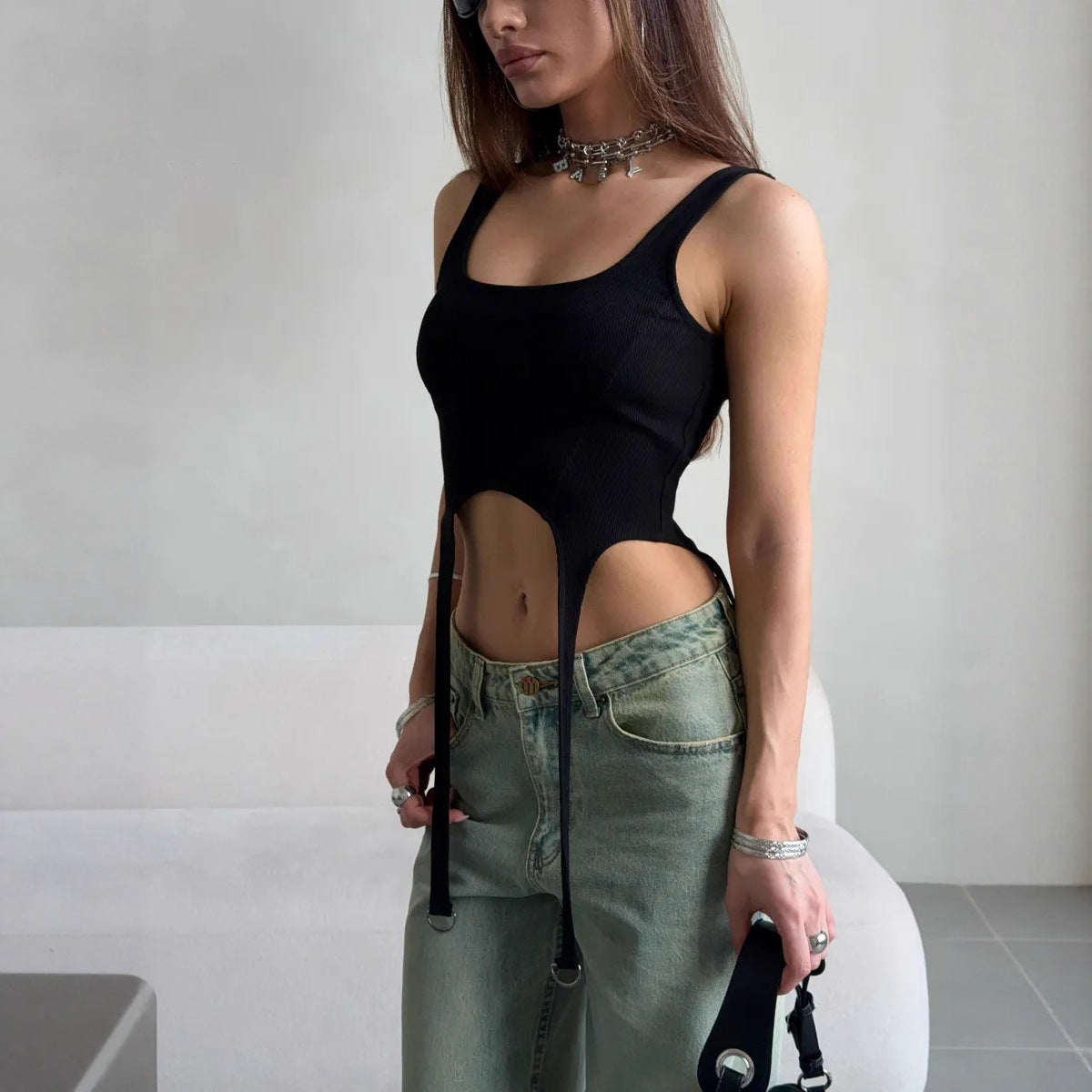Damen Crop-Top mit innovativem Schnitt und einzigartigen Binde-Details R&B