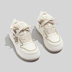 Damen Sportliche Winter Sneakers mit warmem Futter und verspieltem Sternenmotiv