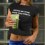 Damen Figurbetontes Crop-T-Shirt mit statement Schriftzug R&B